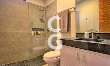 Casa en Venta en Cancún en Residencial Lagos del sol Amueblado con Alberca, Jardín y 4 Recámaras