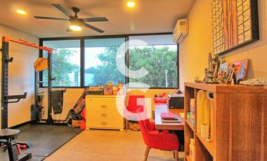 Casa en Venta en Cancún en Residencial Lagos del sol Amueblado con Alberca, Jardín y 4 Recámaras