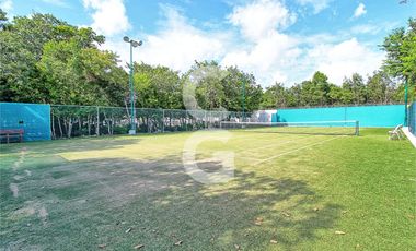 Casa en Venta en Cancún en Residencial Lagos del sol Amueblado con Alberca, Jardín y 4 Recámaras