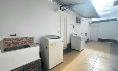 En Manta se Alquila Casa Remodelada de 3 Dormitiorios. Sector Sur-Urbanizacion Ciudad del Sol