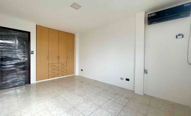 En Manta se Alquila Casa Remodelada de 3 Dormitiorios. Sector Sur-Urbanizacion Ciudad del Sol