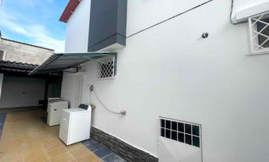 En Manta se Alquila Casa Remodelada de 3 Dormitiorios. Sector Sur-Urbanizacion Ciudad del Sol