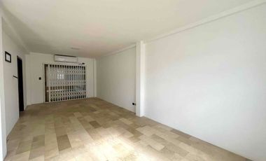 En Manta se Alquila Casa Remodelada de 3 Dormitiorios. Sector Sur-Urbanizacion Ciudad del Sol