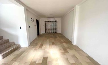 En Manta se Alquila Casa Remodelada de 3 Dormitiorios. Sector Sur-Urbanizacion Ciudad del Sol
