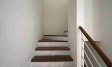 disewakan rumah dua lantai grand harvest wiyung