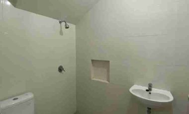 disewakan rumah dua lantai grand harvest wiyung