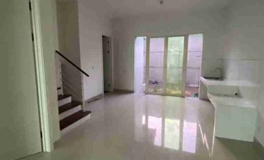 disewakan rumah dua lantai grand harvest wiyung