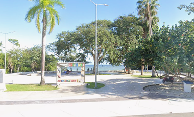 El privilegio de pagar menos y ganar más, Venta de casa con locales comerciales cerca del mar, entrega inmediata!!, Chetumal, Q.R