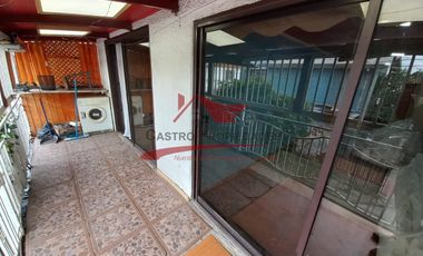 Casa de Dos Pisos con 4 Dormitorios, 1 Baño, Villa Santa Teresita, Comuna de Quilicura