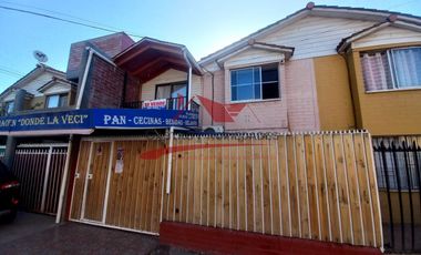 Hermosa Casa Dos Pisos Ampliada sin Regularizar, 4 Dormitorios, 2 Baños, Villa Los Cipreses, comuna de Quilicura