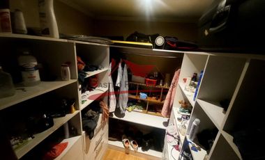 Hermosa Casa Dos Pisos Ampliada sin Regularizar, 4 Dormitorios, 2 Baños, Villa Los Cipreses, comuna de Quilicura