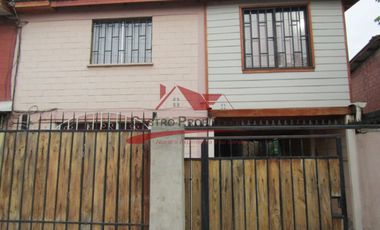 Casa de Dos Pisos Ampliada con 4 Dormitorios, 1 Baño, Villa San Enrique, Comuna de Quilicura.