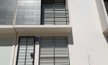 Propiedad en Conjunto Habitacional Las Trojes II / NO CREDITOS