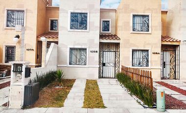 Casa en Renta en Residencial Viñedos, con 2 Habitaciones, Equipada.
