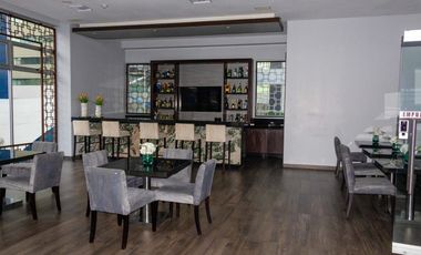 En alquiler cómodo departamento de dos dormitorios, totalmente amoblado.