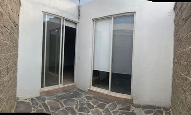 CASA DE UNA PLANTA EN RENTA EL MAYORAZGO RESIDENCIAL LEON GTO, ZONA SUR.