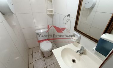 Casa de Un Piso con 3 Dormitorios 2 Baños, mas Una de Dos Pisos con 3 Dormitorios, 1 Baño, Comuna de Quilicura.