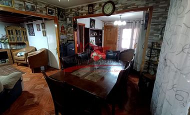 Casa de Un Piso con 3 Dormitorios 2 Baños, mas Una de Dos Pisos con 3 Dormitorios, 1 Baño, Comuna de Quilicura.