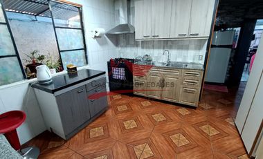 Casa de Un Piso con 3 Dormitorios 2 Baños, mas Una de Dos Pisos con 3 Dormitorios, 1 Baño, Comuna de Quilicura.
