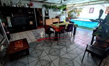 Casa de Un Piso con 3 Dormitorios 2 Baños, mas Una de Dos Pisos con 3 Dormitorios, 1 Baño, Comuna de Quilicura.