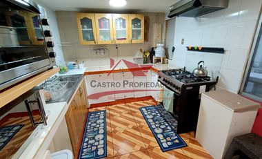 Casa de Un Piso con 3 Dormitorios 2 Baños, mas Una de Dos Pisos con 3 Dormitorios, 1 Baño, Comuna de Quilicura.
