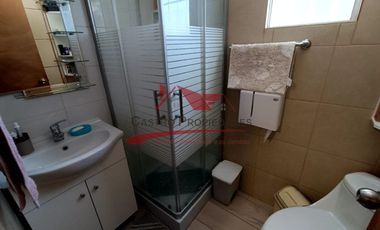 Casa de Un Piso con 3 Dormitorios 2 Baños, mas Una de Dos Pisos con 3 Dormitorios, 1 Baño, Comuna de Quilicura.