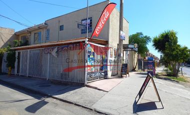 Hermosa Casa Esquina con Local Comercial, 5 Dormitorios, 2 Baños, Comuna de Quilicura