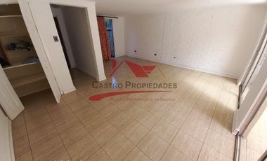 Hermosa Casa Esquina con Local Comercial, 5 Dormitorios, 2 Baños, Comuna de Quilicura