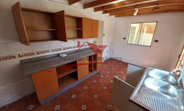 Hermosa Casa Esquina con Local Comercial, 5 Dormitorios, 2 Baños, Comuna de Quilicura