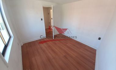 Hermosa Casa Esquina con Local Comercial, 5 Dormitorios, 2 Baños, Comuna de Quilicura