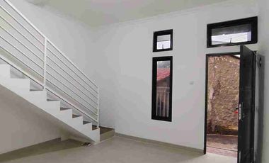 rumah murah 2 lantai akses motor di batu ampar Kramat jati jakarta timur