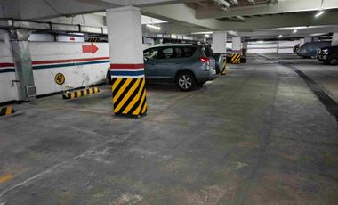 Venta de amplia Suite full amoblada en Torre I Hilton Colón 3 piso cerca Mall del Sol