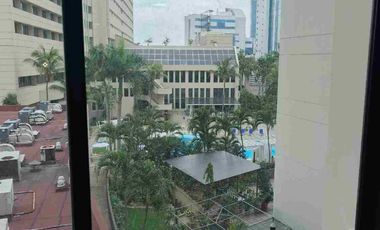 Venta de amplia Suite full amoblada en Torre I Hilton Colón 3 piso cerca Mall del Sol