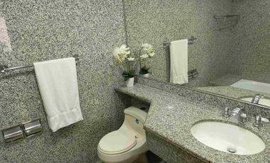 Venta de amplia Suite full amoblada en Torre I Hilton Colón 3 piso cerca Mall del Sol