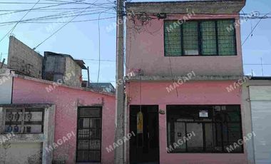 CASA EN VENTA UBICACIÓN INMEJORABLE