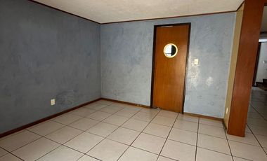 VENDO CASA $2,800,000 EN CHOLULA ZONA MOMOXPAN (CERCA DEL HUMBOLT) DOS NIVELES, TRES RECÁMARAS, CUARTO DE SERVICIO