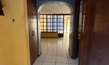 VENDO CASA $2,800,000 EN CHOLULA ZONA MOMOXPAN (CERCA DEL HUMBOLT) DOS NIVELES, TRES RECÁMARAS, CUARTO DE SERVICIO