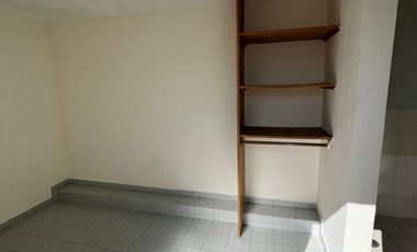 VENDO CASA $2,800,000 EN CHOLULA ZONA MOMOXPAN (CERCA DEL HUMBOLT) DOS NIVELES, TRES RECÁMARAS, CUARTO DE SERVICIO