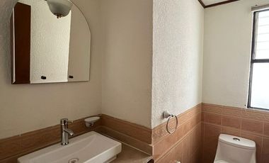 VENDO CASA $2,800,000 EN CHOLULA ZONA MOMOXPAN (CERCA DEL HUMBOLT) DOS NIVELES, TRES RECÁMARAS, CUARTO DE SERVICIO