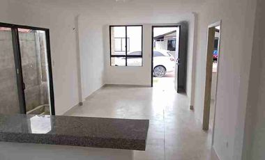 En Alquiler Casa en La Joya Etapa Aguamarina