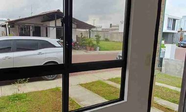 En Alquiler Casa en La Joya Etapa Aguamarina