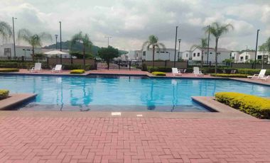 En Alquiler Casa en La Joya Etapa Aguamarina