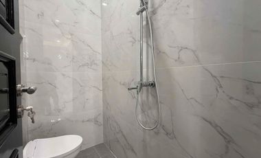 Rumah Mewah 3 Lantai di Cibubur Jakarta Timur  Hunian Eksklusif Lokasi Strategis