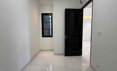 Rumah Mewah 3 Lantai di Cibubur Jakarta Timur  Hunian Eksklusif Lokasi Strategis