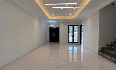 Rumah Mewah 3 Lantai di Cibubur Jakarta Timur  Hunian Eksklusif Lokasi Strategis
