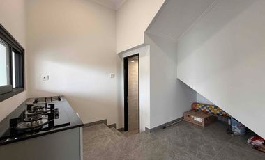 Rumah Mewah 3 Lantai di Cibubur Jakarta Timur  Hunian Eksklusif Lokasi Strategis