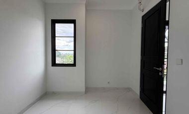 Rumah Mewah 3 Lantai di Cibubur Jakarta Timur  Hunian Eksklusif Lokasi Strategis