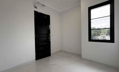 Rumah Mewah 3 Lantai di Cibubur Jakarta Timur  Hunian Eksklusif Lokasi Strategis