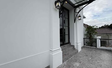 Rumah Mewah 3 Lantai di Cibubur Jakarta Timur  Hunian Eksklusif Lokasi Strategis