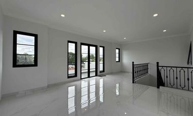 Rumah Mewah 3 Lantai di Cibubur Jakarta Timur  Hunian Eksklusif Lokasi Strategis